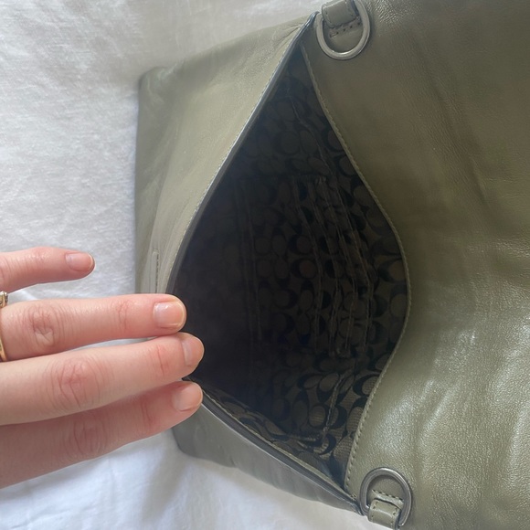 COACH Clutch in Olive Green - Picture 3 of 3